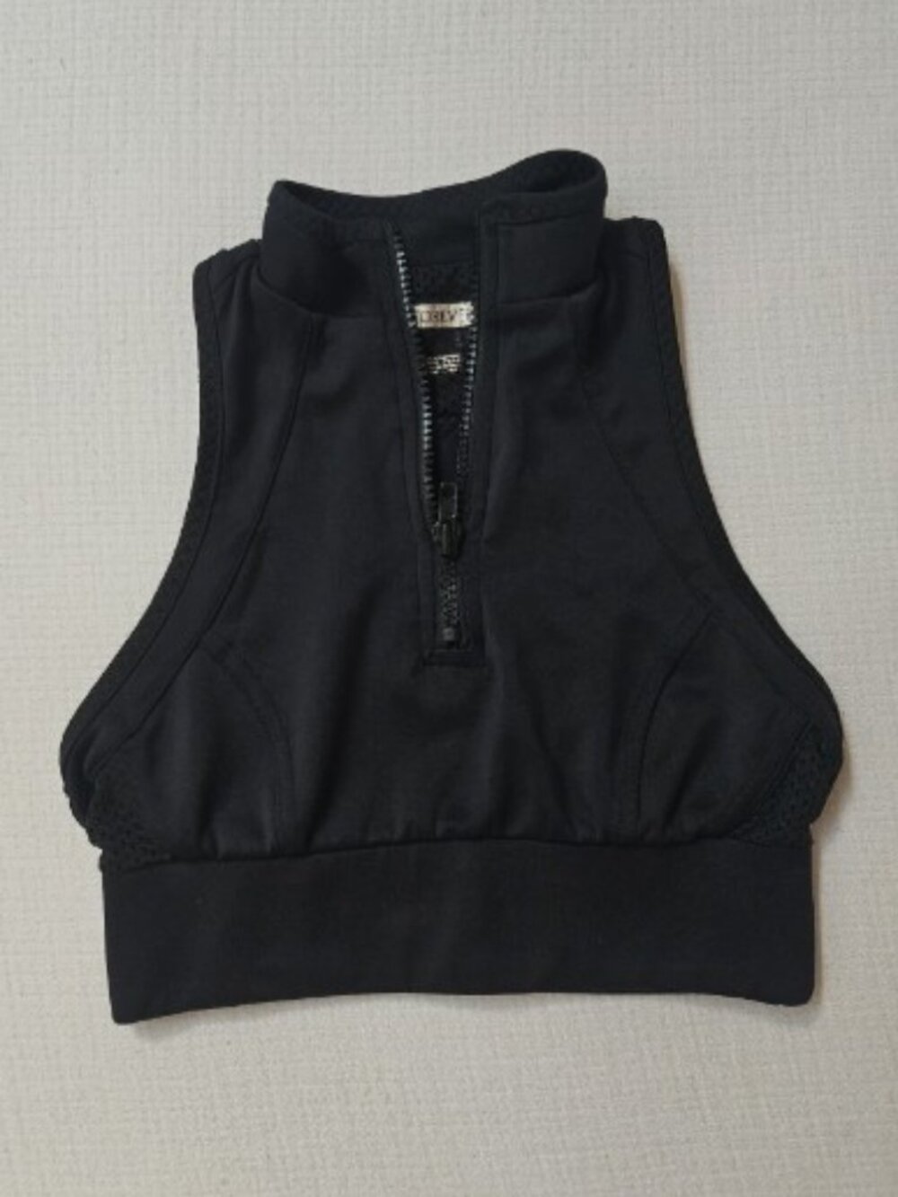 Forever 21 Active Zipper-Front Crop Top